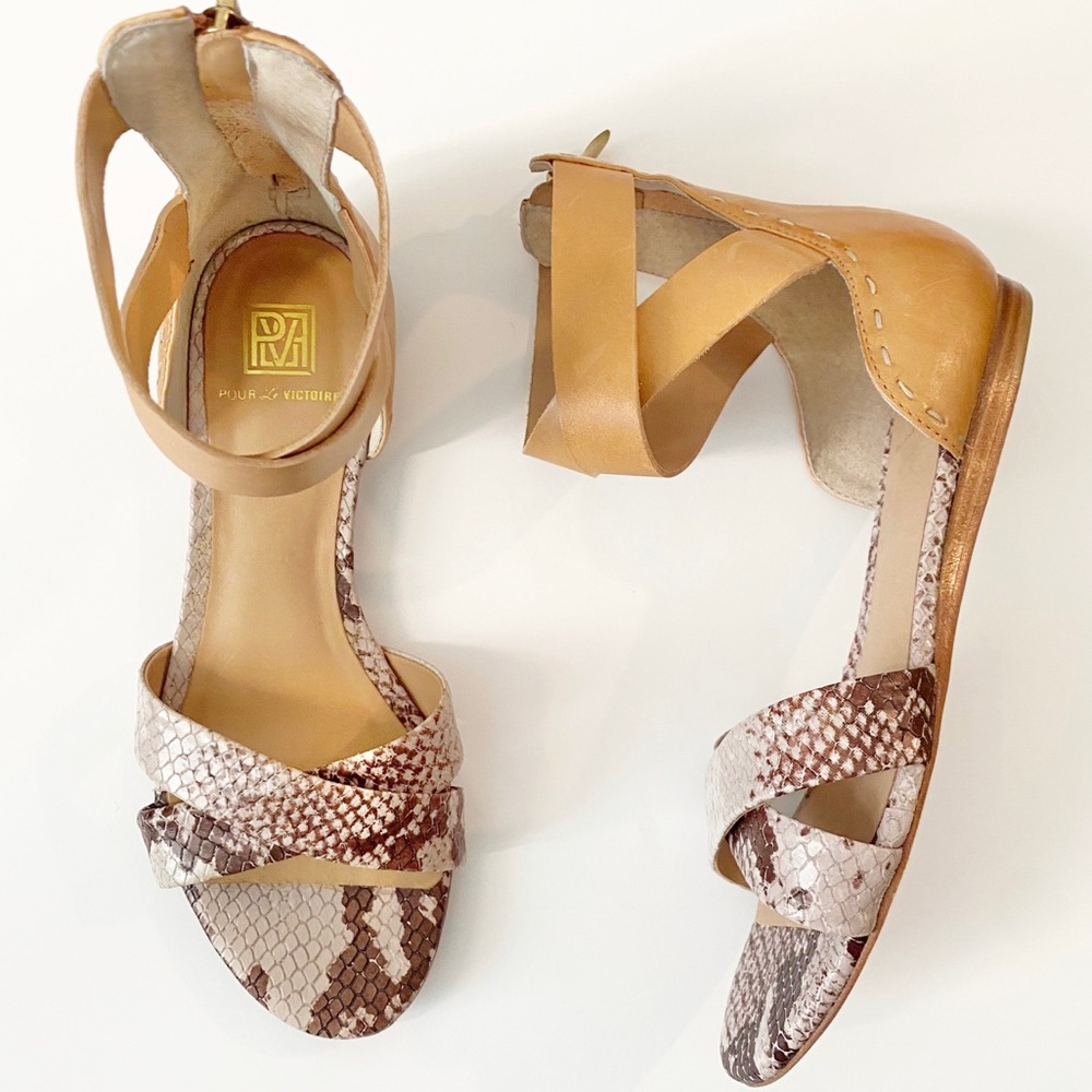 Pour La Victoire Fabia Ankle Wrap Sandal Snake Pattern - Sz 6